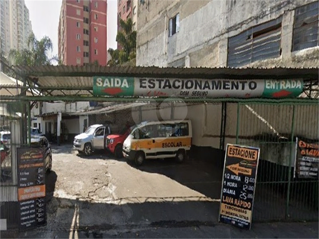 TERRENO / ESTACIONAMENTO