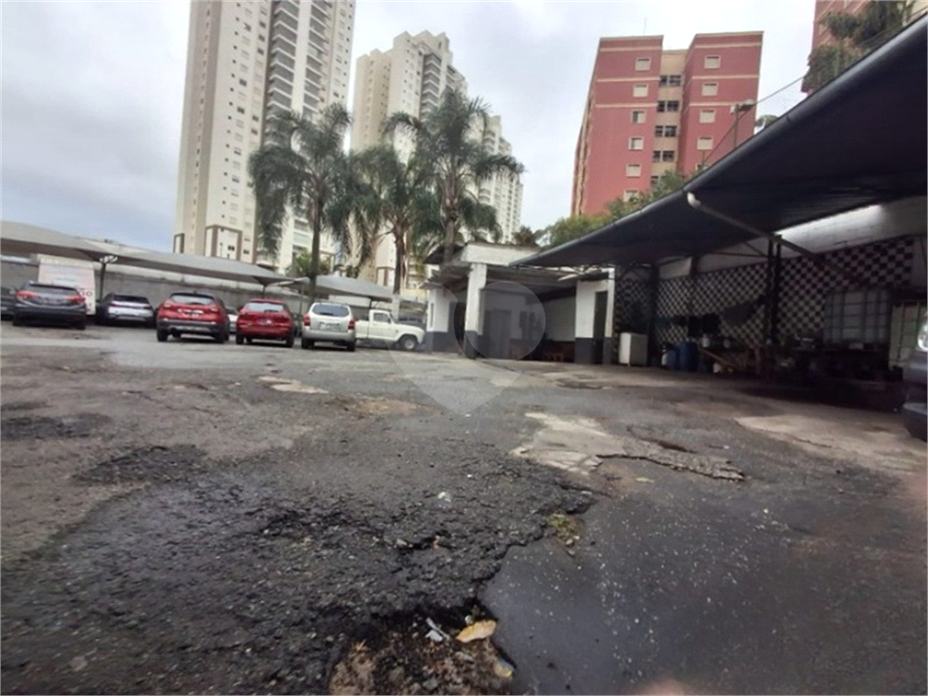 TERRENO / ESTACIONAMENTO