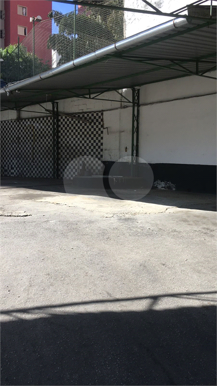 TERRENO / ESTACIONAMENTO