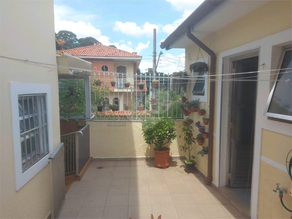 Sobrado Espaçoso e Aconchegante com 3 Dormitórios e Churrasqueira próximo ao Horto Florestal