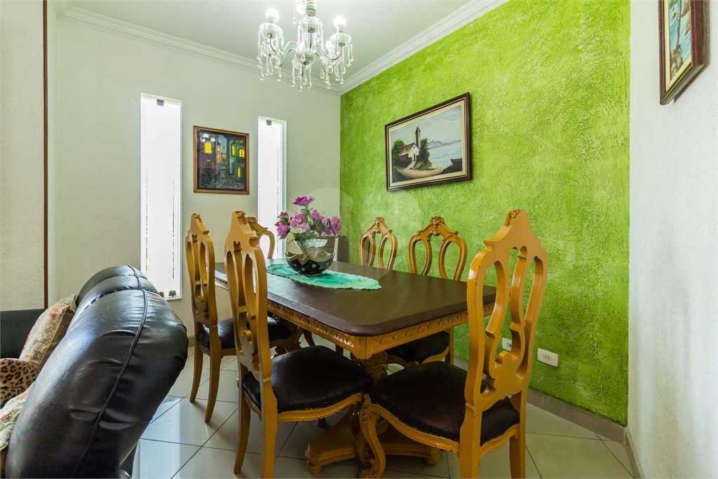 CASA À VENDA COM 4 QUARTOS -  6 VAGAS NO BAIRRO VILA SÃO FRANCISCO.