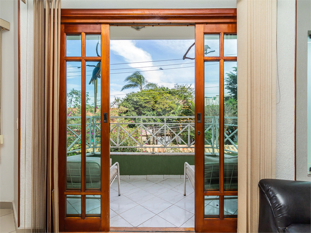 CASA À VENDA COM 4 QUARTOS -  6 VAGAS NO BAIRRO VILA SÃO FRANCISCO.