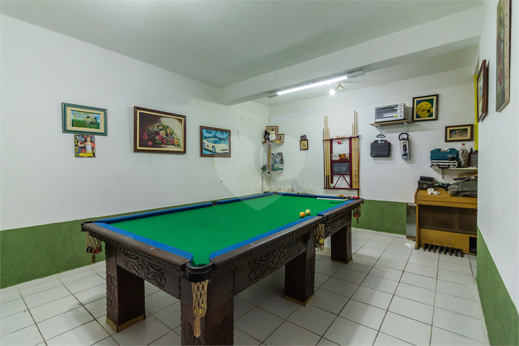 CASA À VENDA COM 4 QUARTOS -  6 VAGAS NO BAIRRO VILA SÃO FRANCISCO.