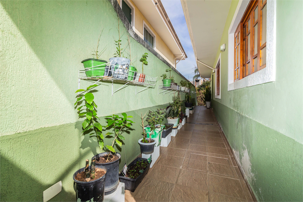 CASA À VENDA COM 4 QUARTOS -  6 VAGAS NO BAIRRO VILA SÃO FRANCISCO.