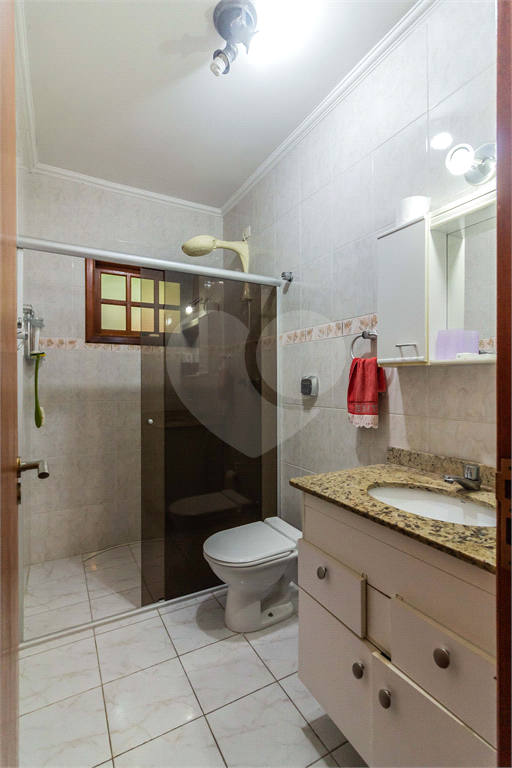 CASA À VENDA COM 4 QUARTOS -  6 VAGAS NO BAIRRO VILA SÃO FRANCISCO.