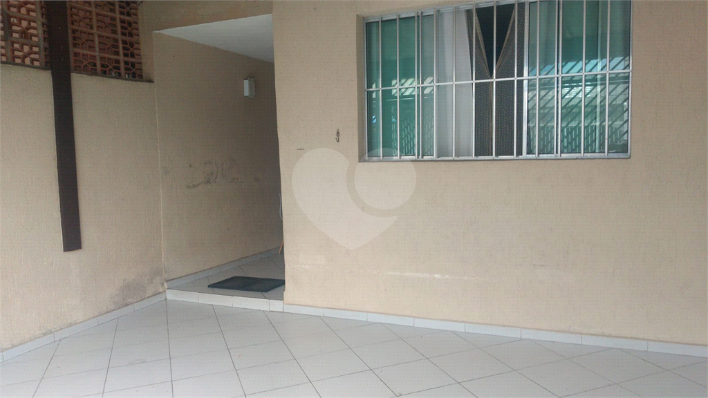 Sobrado 2  dormitorios ,  com  terraço  e  churrasqueira 
