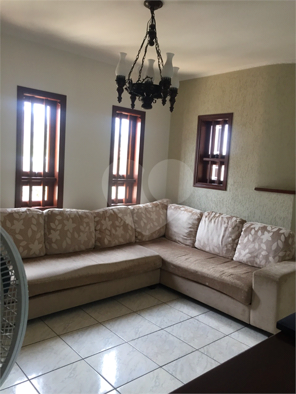 Sobrado à venda com 4 quartos, 200m² - Foto 2