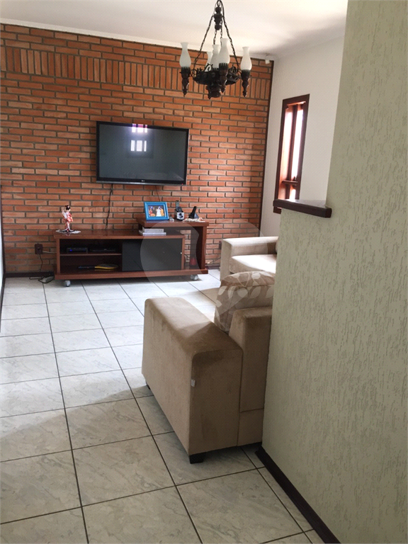 Sobrado à venda com 4 quartos, 200m² - Foto 3