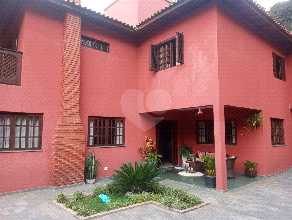 Casa de Condomínio à venda com 3 quartos, 400m² - Foto 1