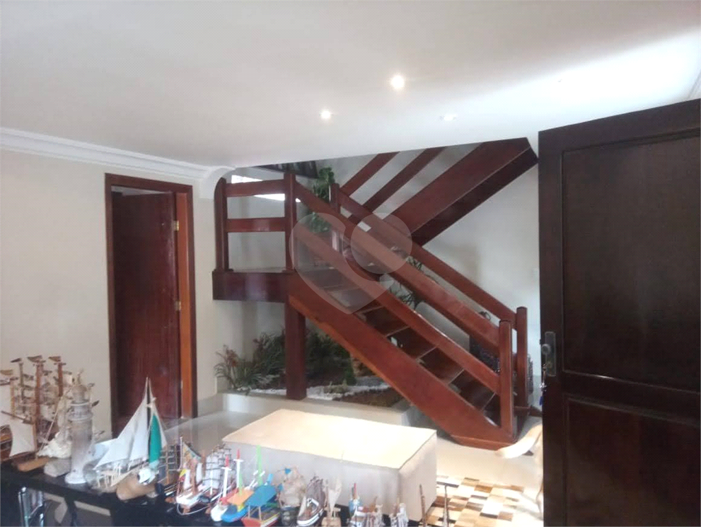 Casa de Condomínio à venda com 3 quartos, 400m² - Foto 2