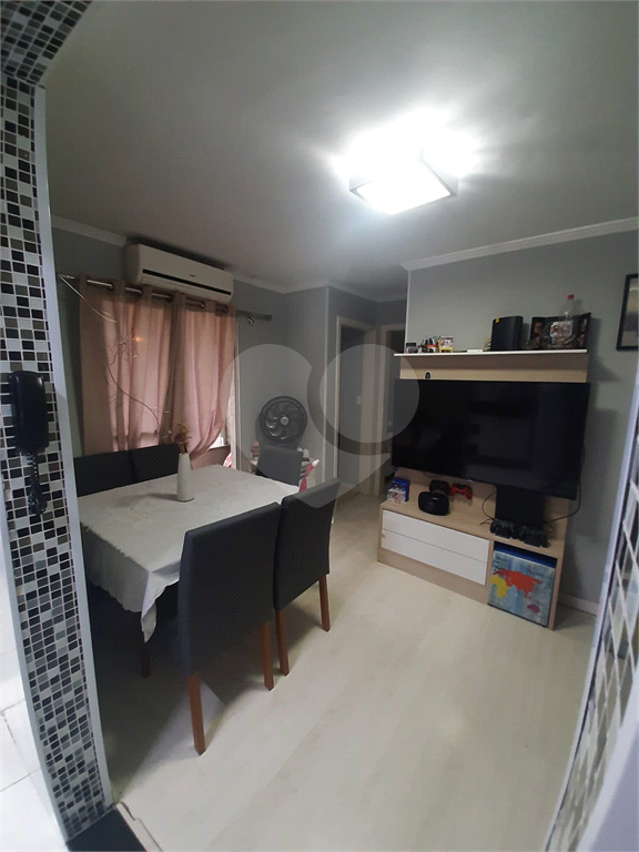 APARTAMENTO em PARQUE NOVO MUNDO