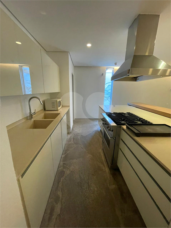 CASA REFORMADA NO JARDIM PAULISTANO
