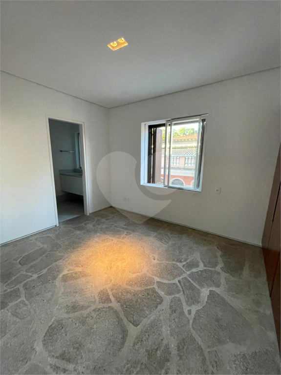 CASA REFORMADA NO JARDIM PAULISTANO