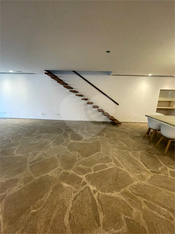CASA REFORMADA NO JARDIM PAULISTANO