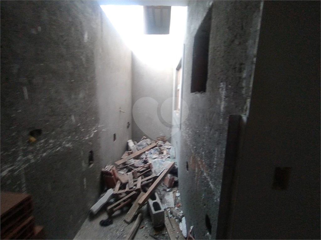 APARTAMENTOS EM CONDOMINIO FECHADO COM 01 E 02 DORMITÓRIOS E GARAGEM PARA VENDA NA CASA VERDE