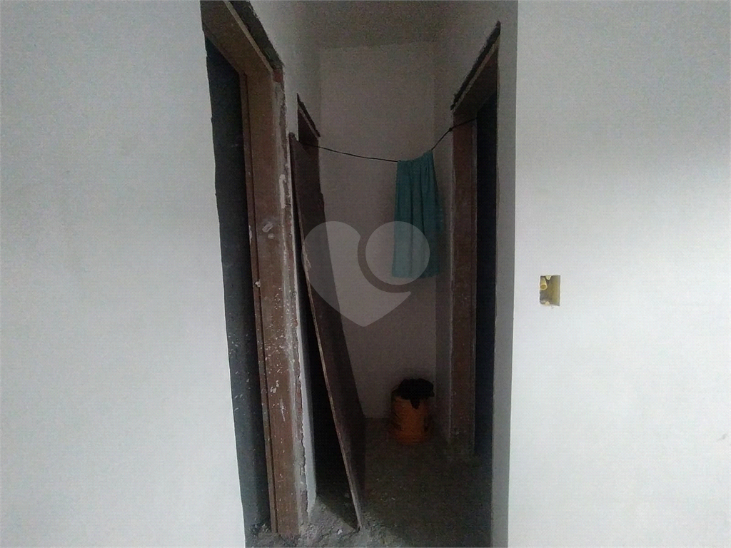 APARTAMENTOS EM CONDOMINIO FECHADO COM 01 E 02 DORMITÓRIOS E GARAGEM PARA VENDA NA CASA VERDE