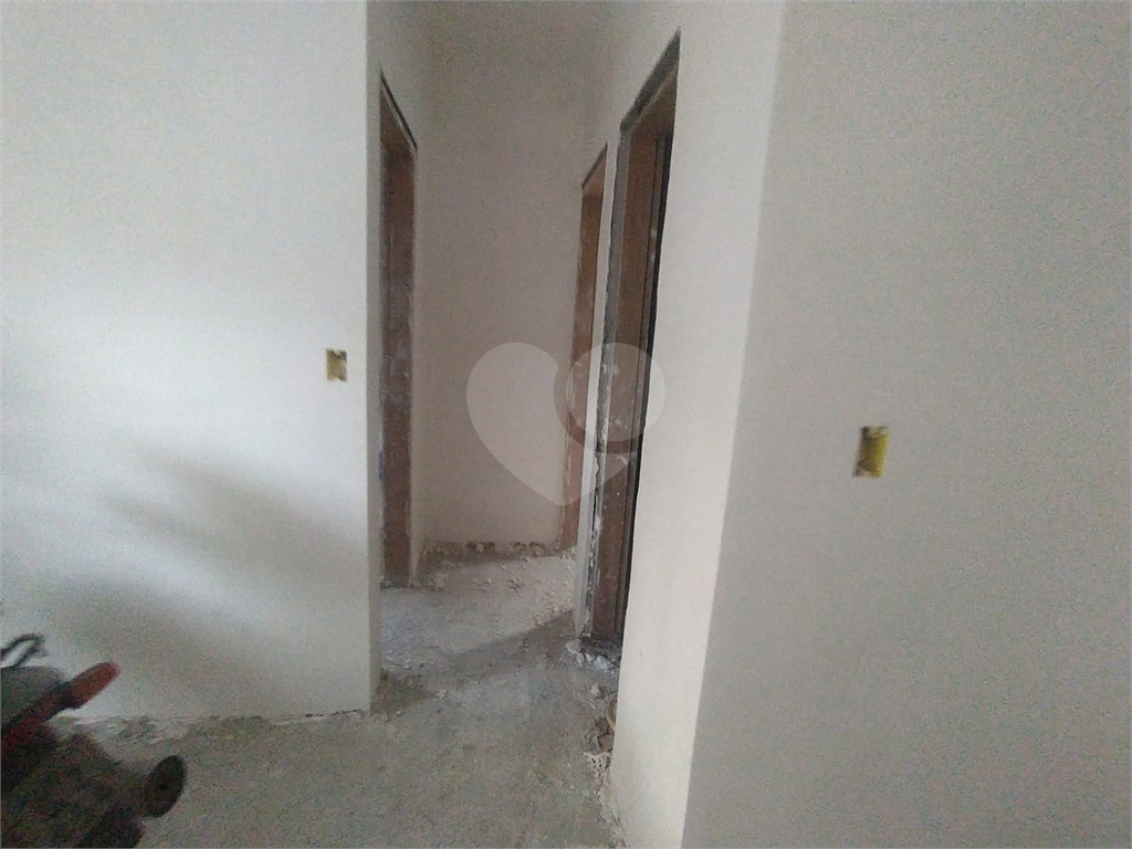 APARTAMENTOS EM CONDOMINIO FECHADO COM 01 E 02 DORMITÓRIOS E GARAGEM PARA VENDA NA CASA VERDE