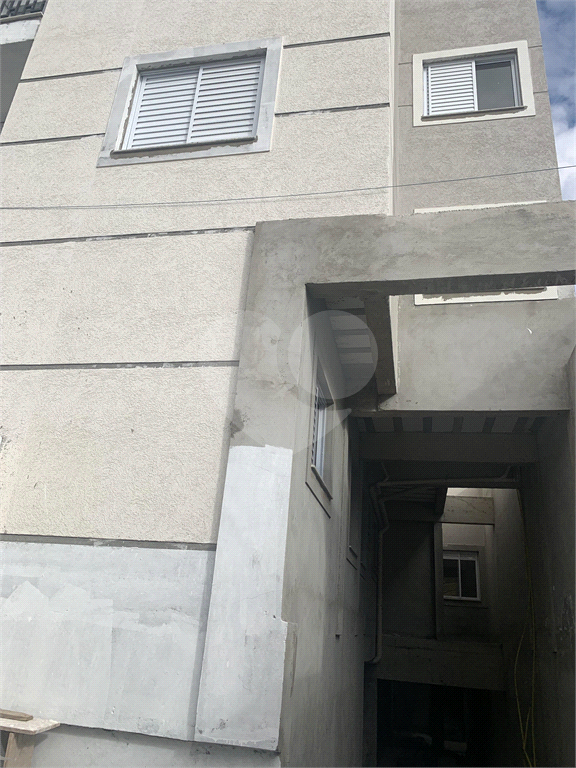 APARTAMENTOS EM CONDOMINIO FECHADO COM 01 E 02 DORMITÓRIOS E GARAGEM PARA VENDA NA CASA VERDE