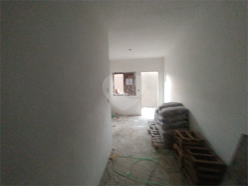 APARTAMENTOS EM CONDOMINIO FECHADO COM 01 E 02 DORMITÓRIOS E GARAGEM PARA VENDA NA CASA VERDE
