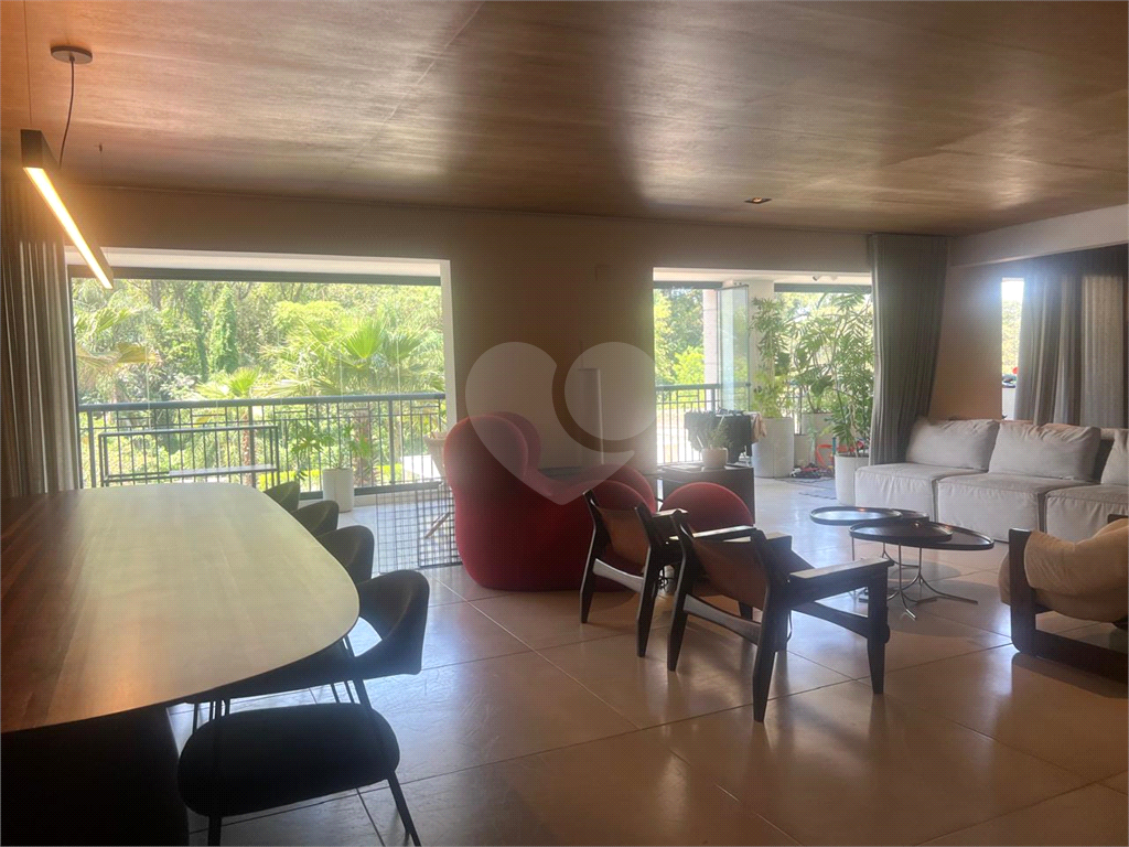 Luxo e Exclusividade - Apartamento a venda mobiliado no Boulevard Santana