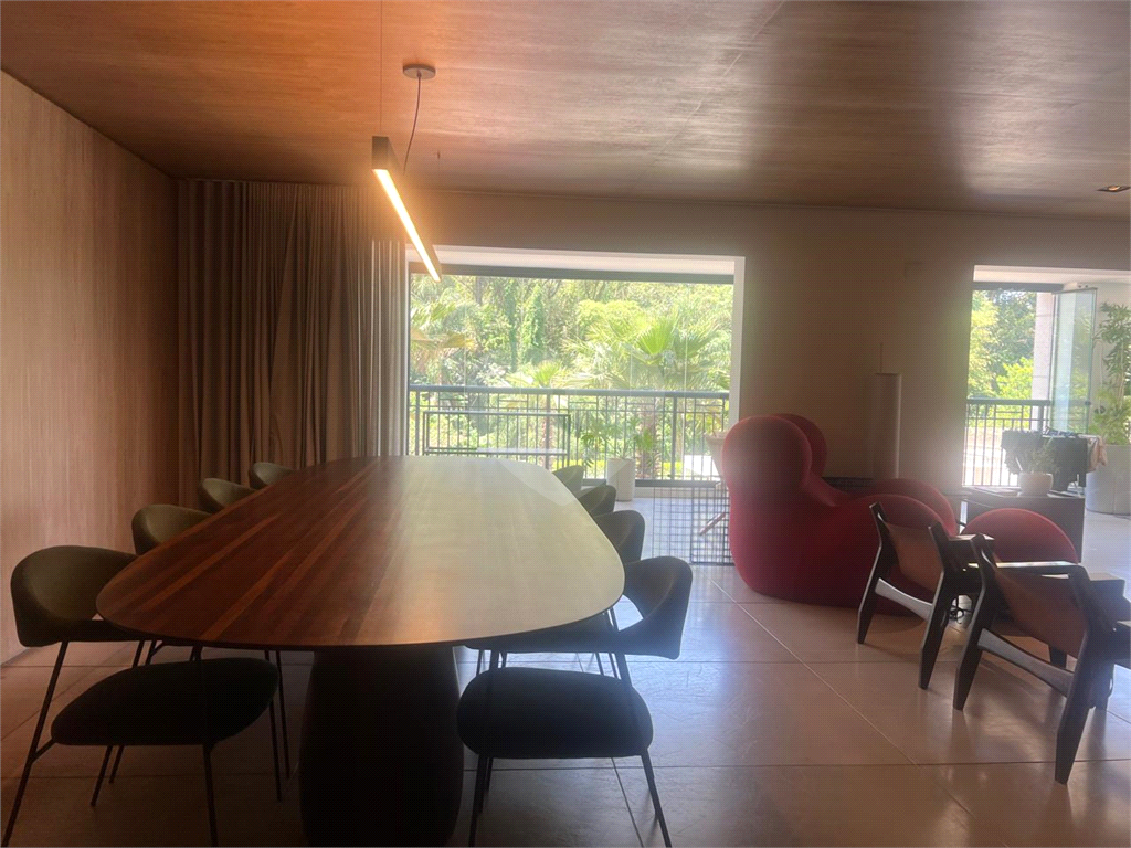Luxo e Exclusividade - Apartamento a venda mobiliado no Boulevard Santana