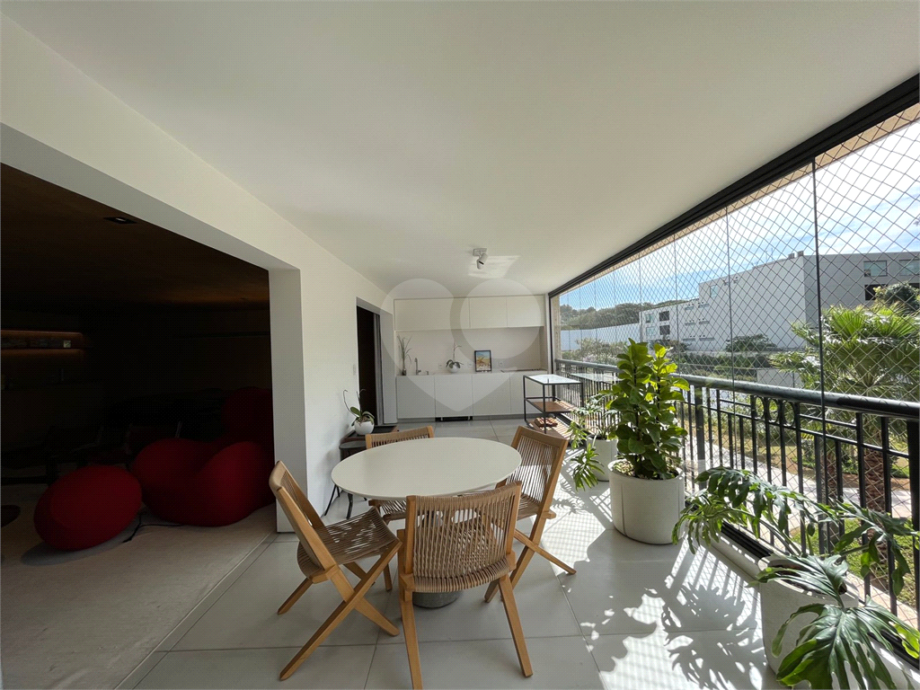 Luxo e Exclusividade - Apartamento a venda mobiliado no Boulevard Santana