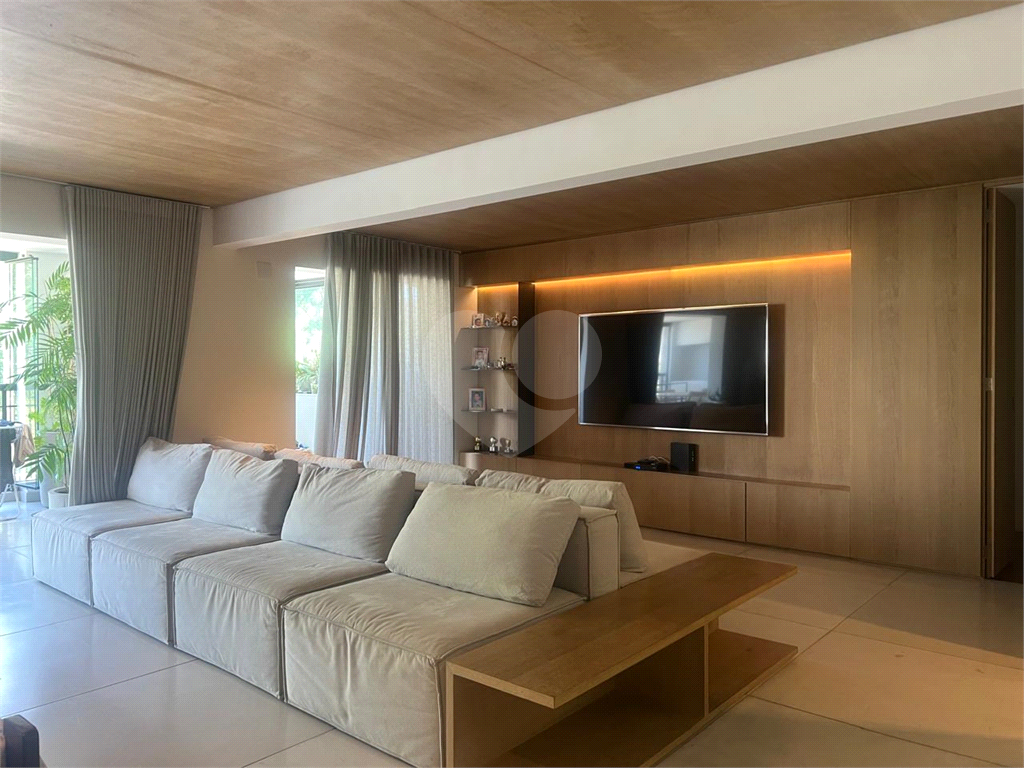 Luxo e Exclusividade - Apartamento a venda mobiliado no Boulevard Santana
