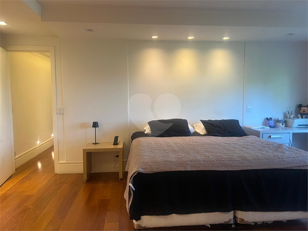Luxo e Exclusividade - Apartamento a venda mobiliado no Boulevard Santana