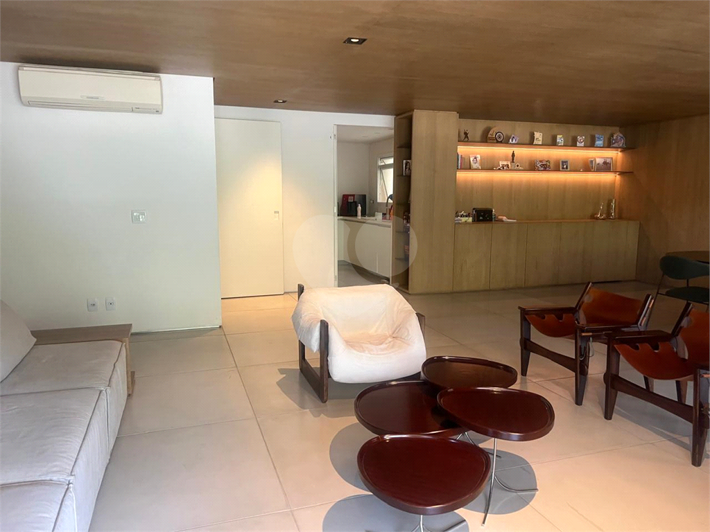 Luxo e Exclusividade - Apartamento a venda mobiliado no Boulevard Santana