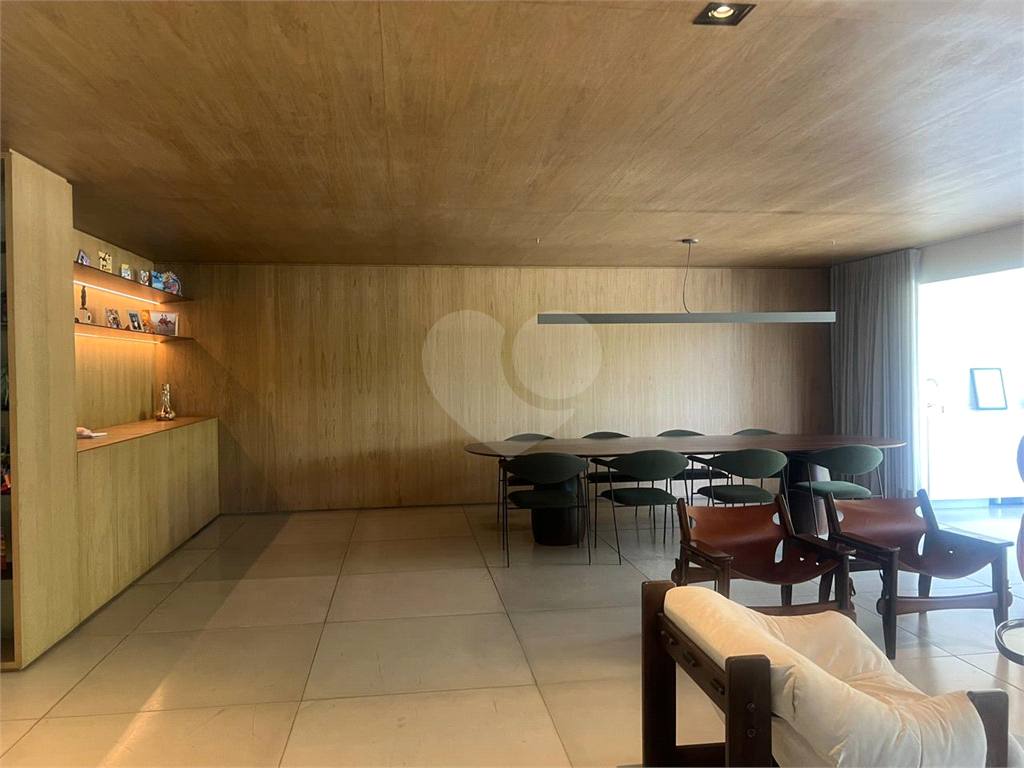 Luxo e Exclusividade - Apartamento a venda mobiliado no Boulevard Santana