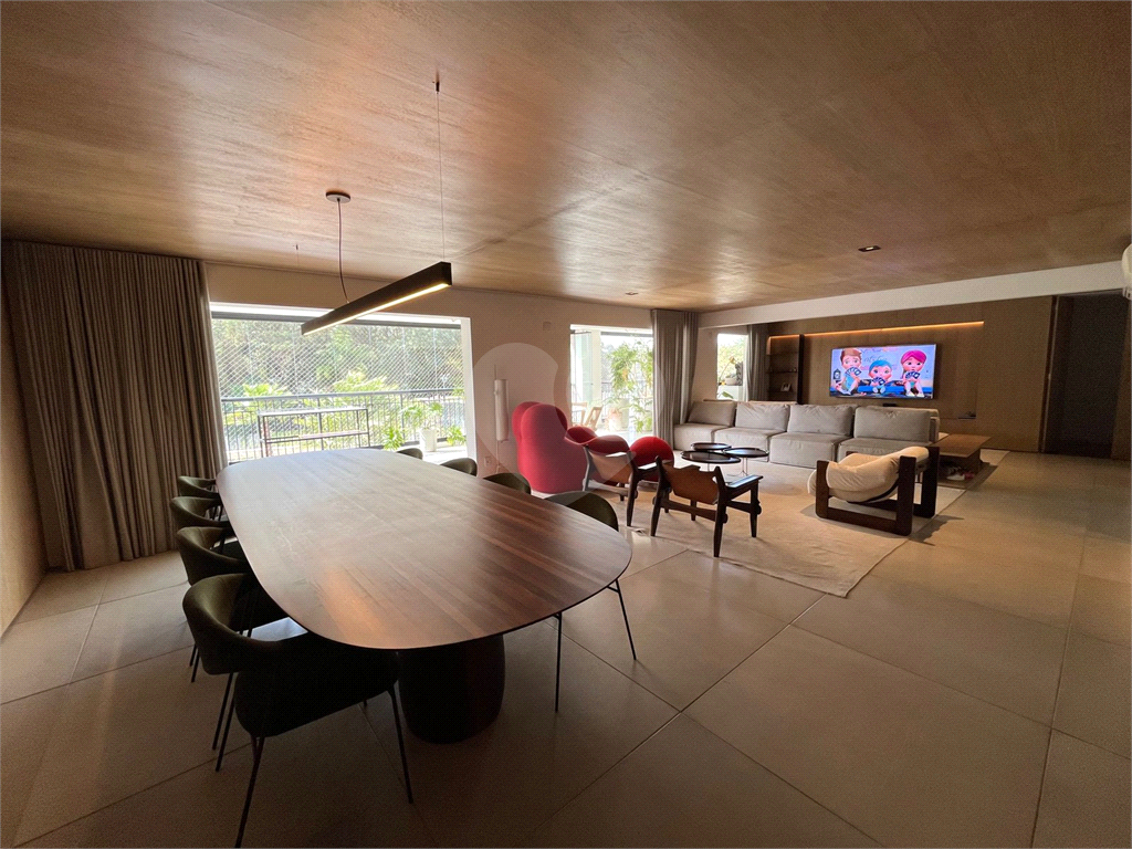 Luxo e Exclusividade - Apartamento a venda mobiliado no Boulevard Santana