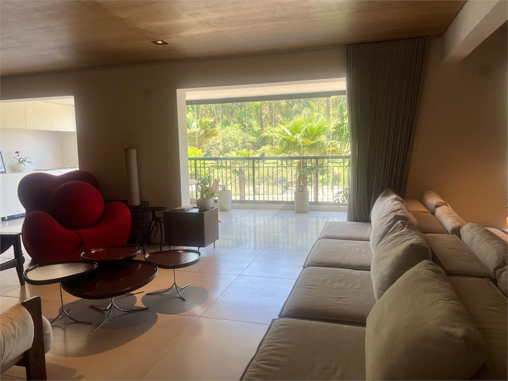 Luxo e Exclusividade - Apartamento a venda mobiliado no Boulevard Santana