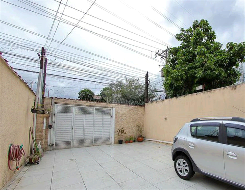 Casa térrea localizada na Vila Guilherme, próxima ao Parque do Trote!