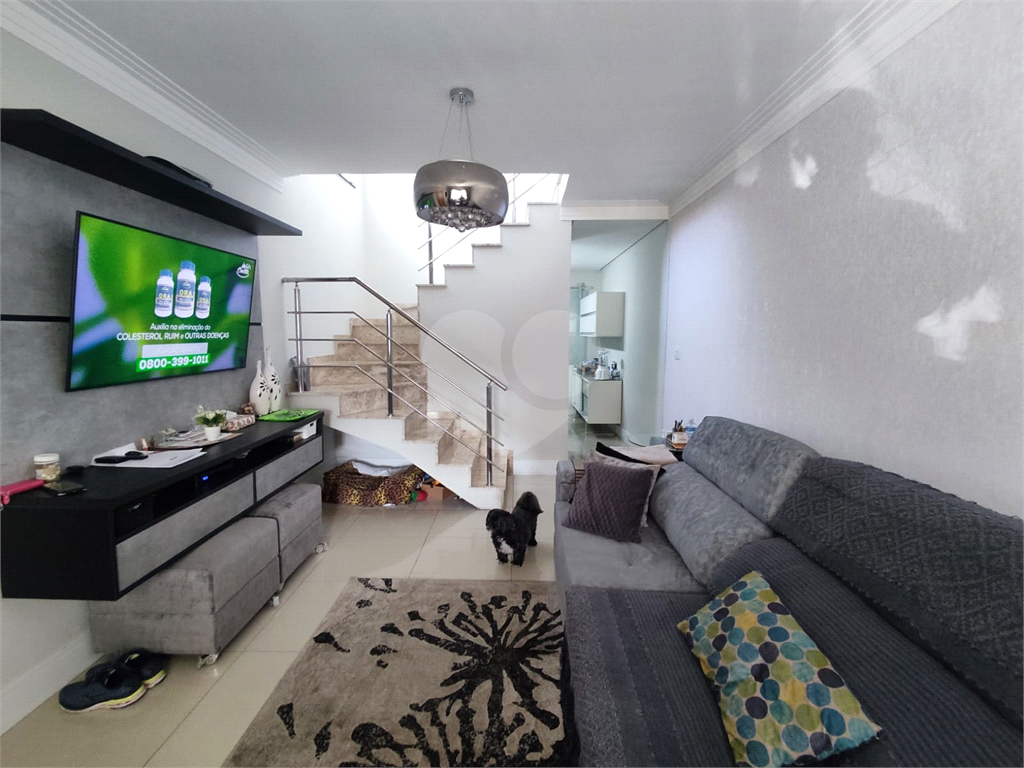  Sobrado à venda com 180m² e 3 dormitórios, localizado no bairro do Jaçana.