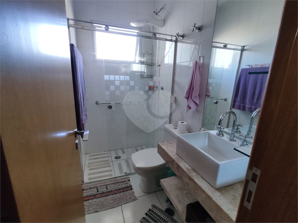  Sobrado à venda com 180m² e 3 dormitórios, localizado no bairro do Jaçana.