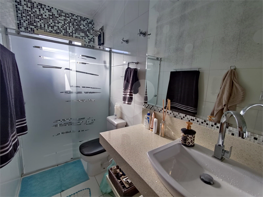  Sobrado à venda com 180m² e 3 dormitórios, localizado no bairro do Jaçana.