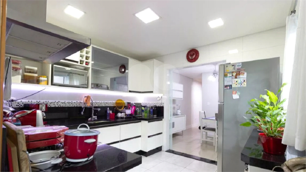  Sobrado à venda com 180m² e 3 dormitórios, localizado no bairro do Jaçana.