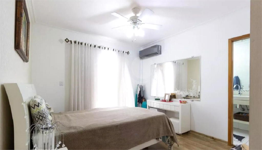  Sobrado à venda com 180m² e 3 dormitórios, localizado no bairro do Jaçana.