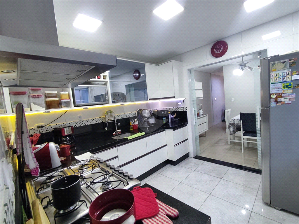  Sobrado à venda com 180m² e 3 dormitórios, localizado no bairro do Jaçana.