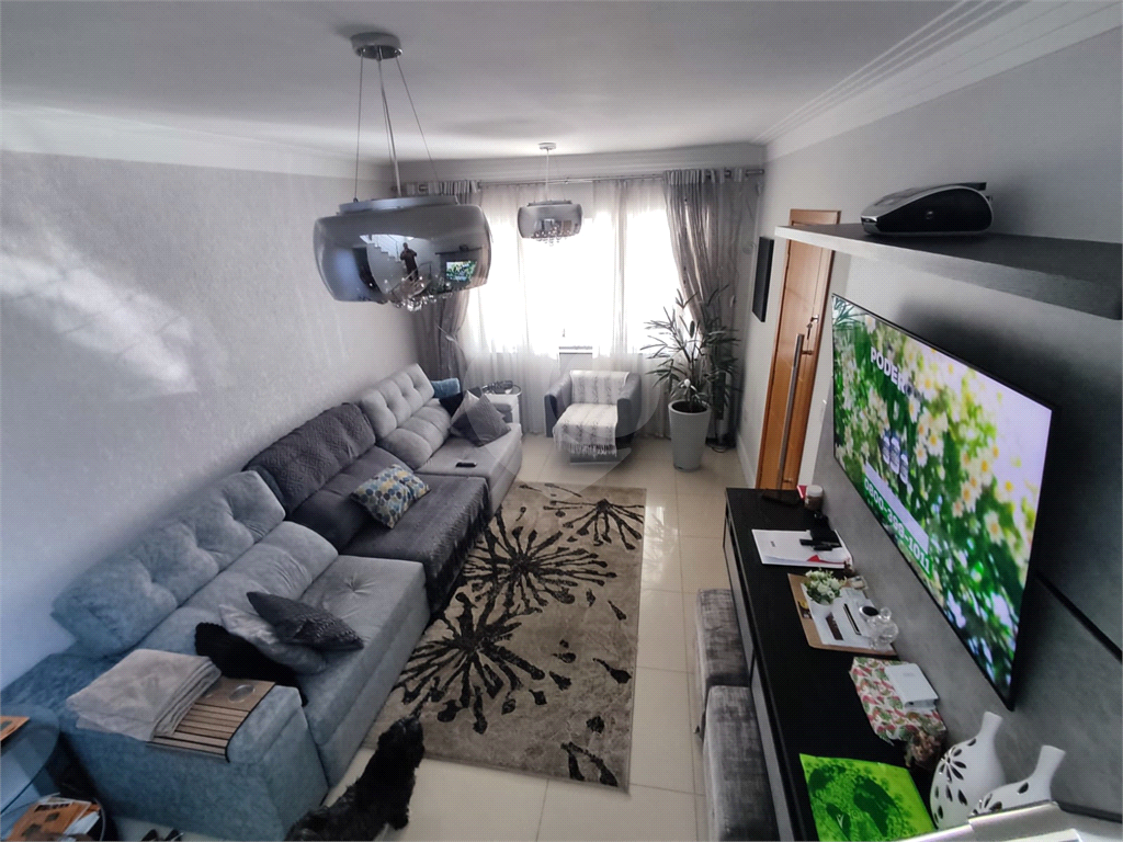  Sobrado à venda com 180m² e 3 dormitórios, localizado no bairro do Jaçana.