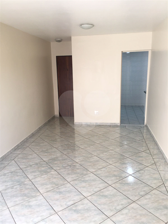 Apartamento à venda com 2 quartos, 79m² - Foto 2