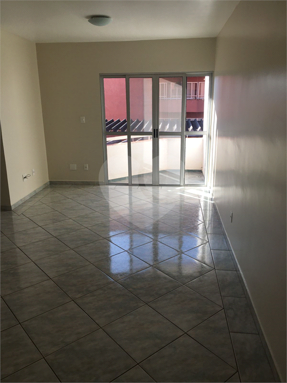 Apartamento à venda com 2 quartos, 79m² - Foto 1
