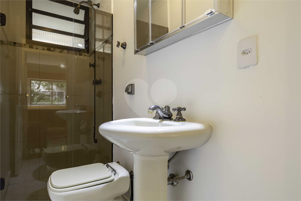 Apartamento com 100 m², 2 dormitórios, 1 vaga nos Jardins-SP