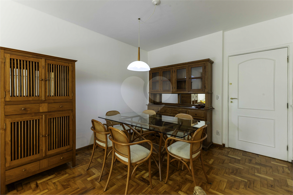 Apartamento com 100 m², 2 dormitórios, 1 vaga nos Jardins-SP