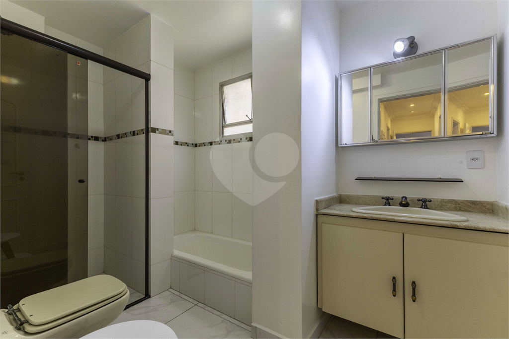 Apartamento com 100 m², 2 dormitórios, 1 vaga nos Jardins-SP