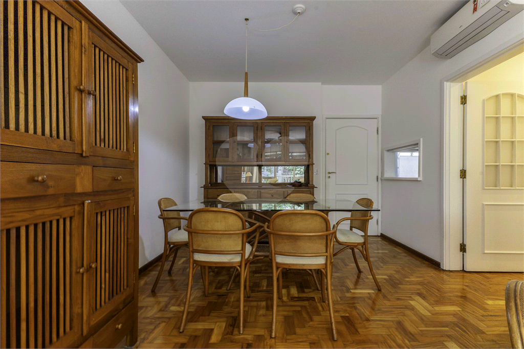 Apartamento com 100 m², 2 dormitórios, 1 vaga nos Jardins-SP