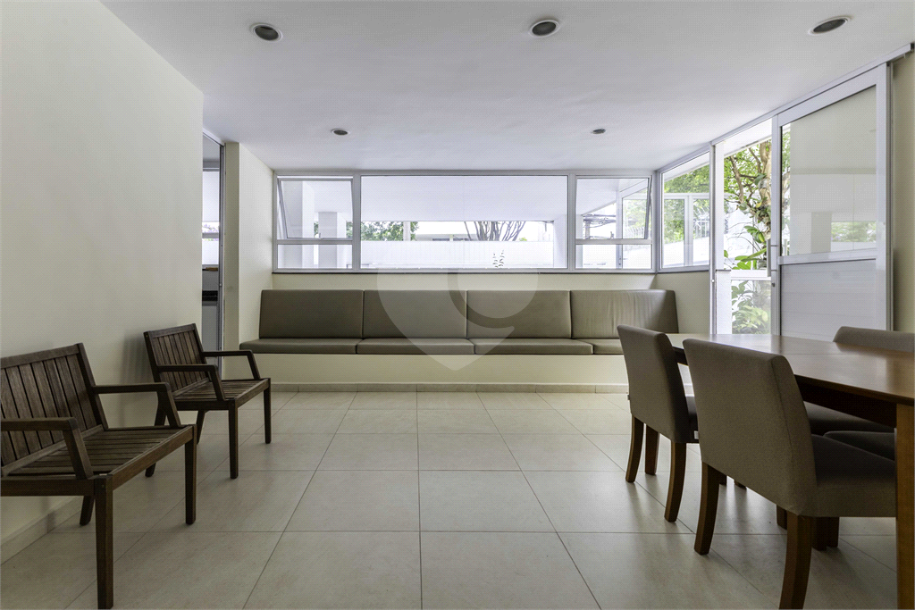 Apartamento com 100 m², 2 dormitórios, 1 vaga nos Jardins-SP