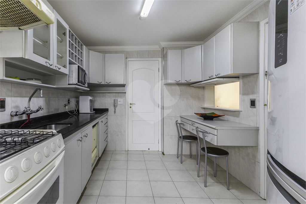 Apartamento com 100 m², 2 dormitórios, 1 vaga nos Jardins-SP