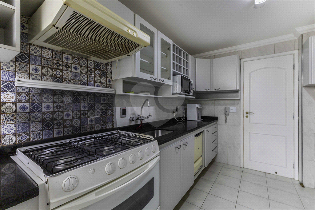 Apartamento com 100 m², 2 dormitórios, 1 vaga nos Jardins-SP