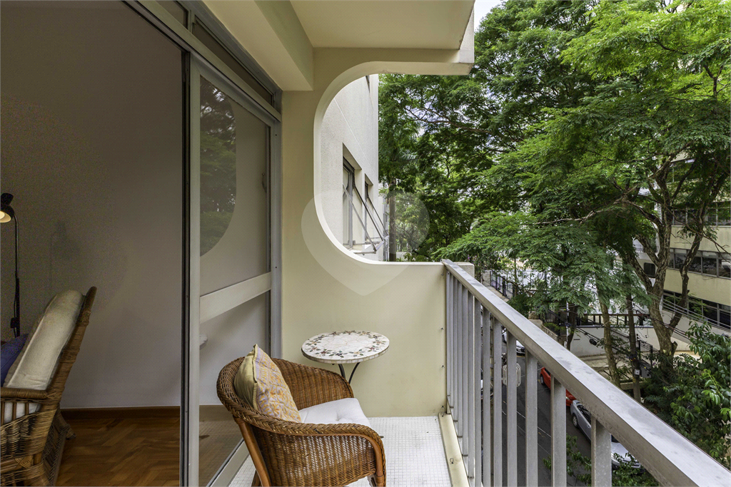 Apartamento com 100 m², 2 dormitórios, 1 vaga nos Jardins-SP